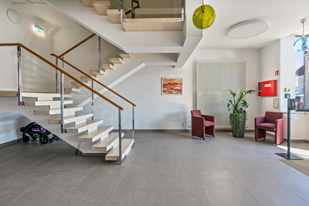 Huber Living Basic 203 Apartment *